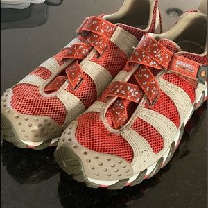 Merrell Walking/light hiking sneaker